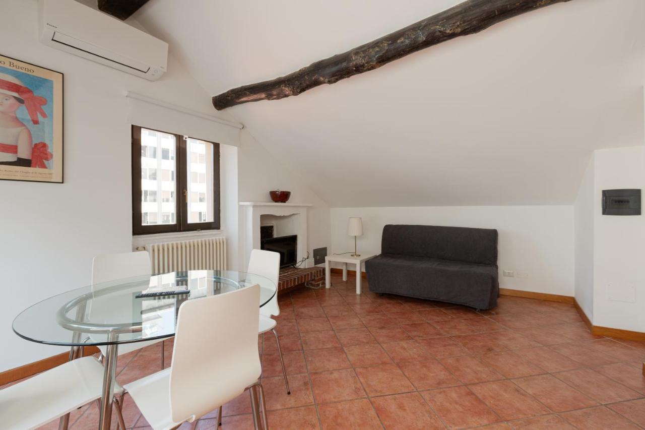 Corso Como Balcony Apartment Милан Экстерьер фото