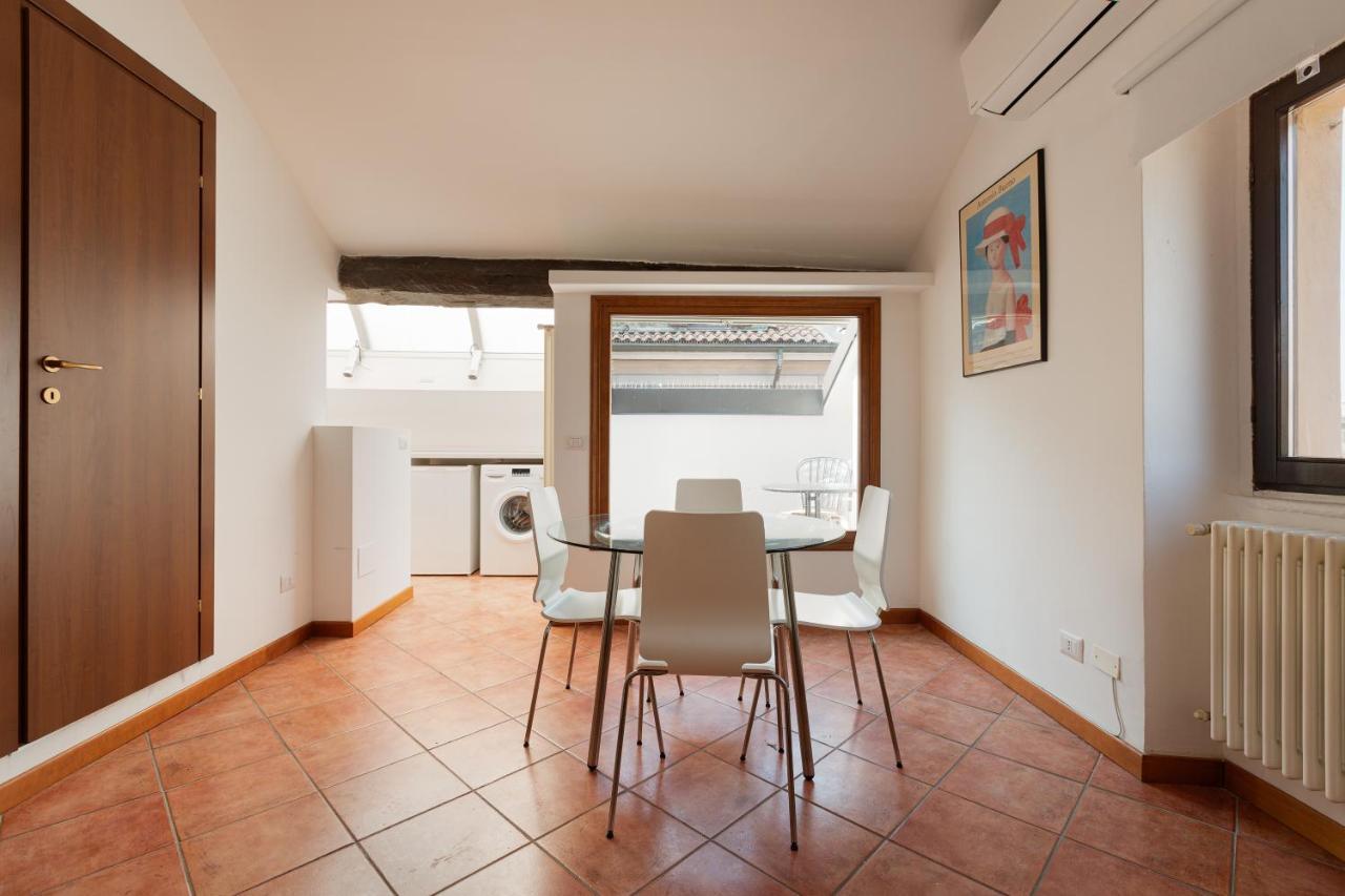 Corso Como Balcony Apartment Милан Экстерьер фото